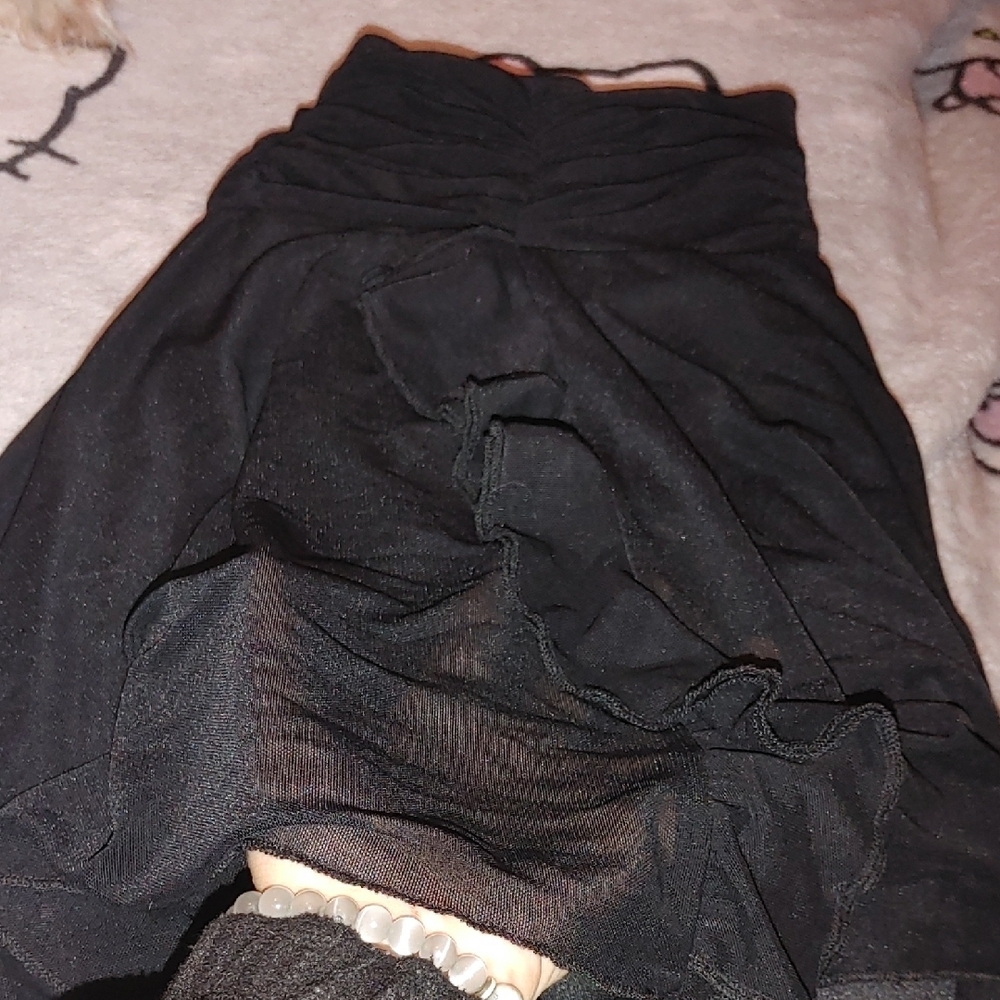 Elegant Black Women's Skirt - Picture 4 of 5